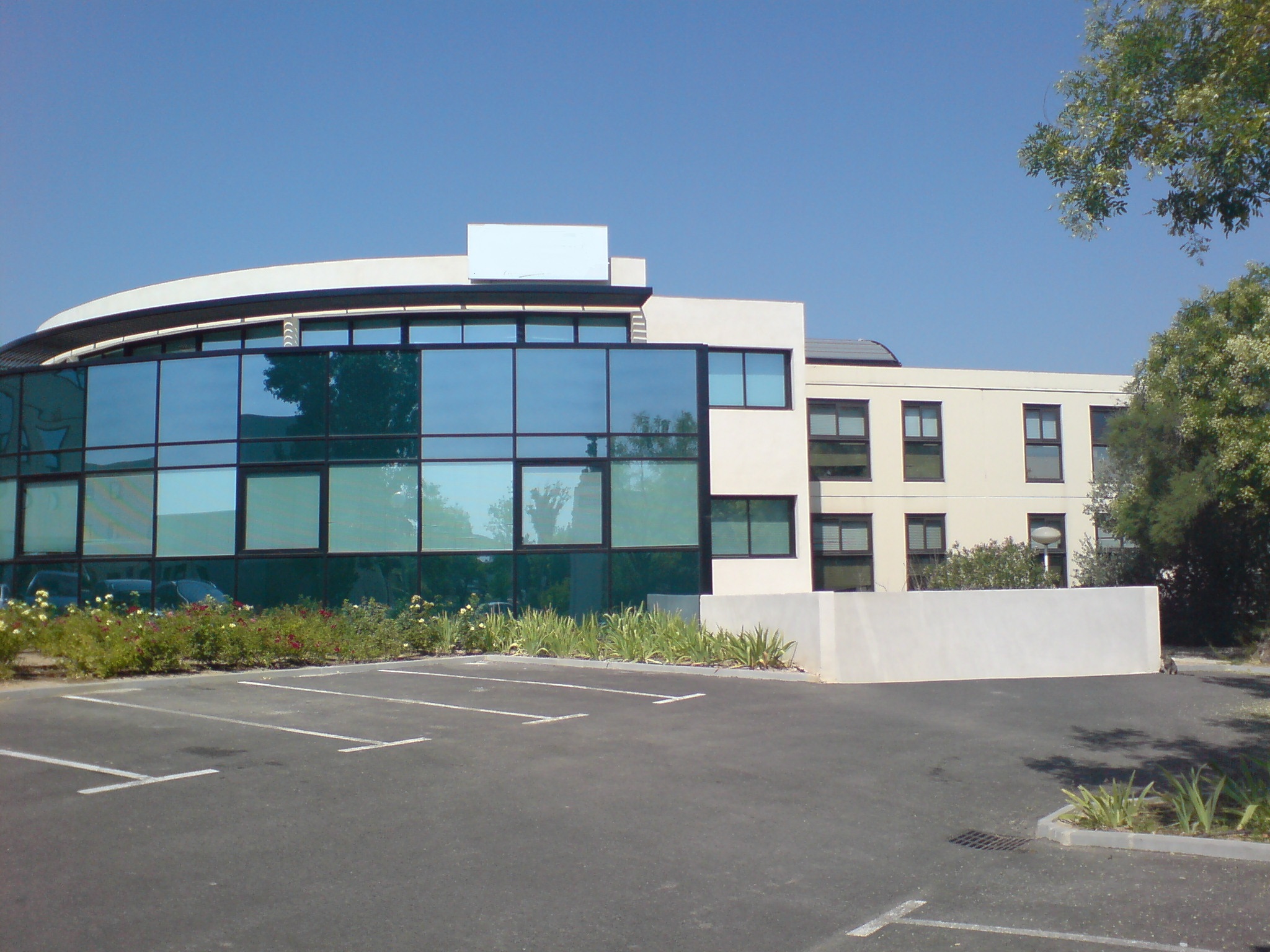 Immeuble Independant De Bureaux Aix Les Milles Aix Les Milles Aix En Provence Immeuble De Bureaux