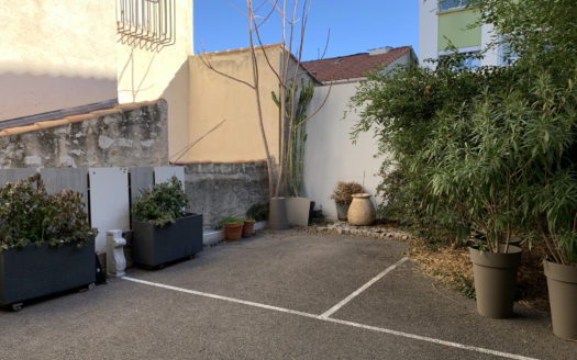 Vente► Appartement traversant avec possiblité de parkings à Marseille