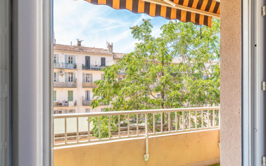 Vente► Appartement T4 traversant avec balcon à Marseille