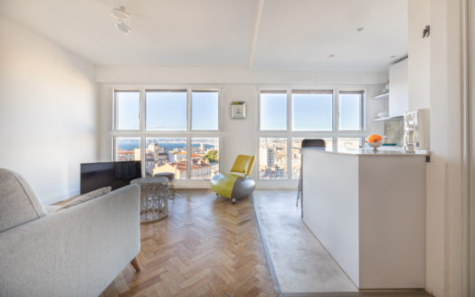 Vente► T2 rénové avec vue magique et balcon à Marseille