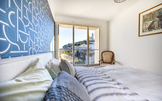 Vente► T2 rénové avec vue magique et balcon à Marseille