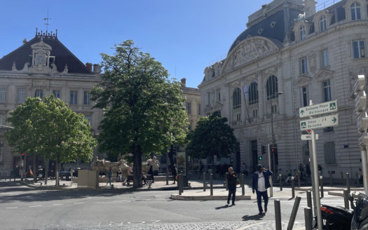 Location► Bureaux à louer dans immeuble d’angle à Marseille