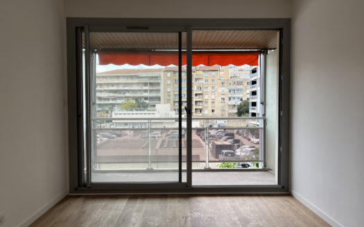 Location► Bel appartement traversant à Marseille