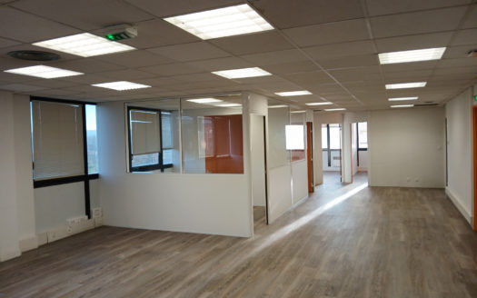 Location► Bureaux avec parking à Vitrolles
