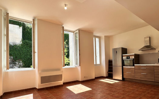 Location► T3 calme côté jardin à Marseille